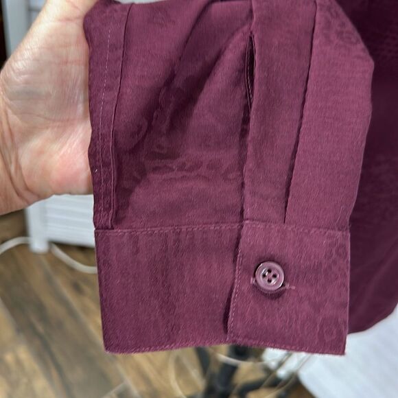 Chico's No Iron Tunic Shirt Size 1.5 (10) Jacquard Burgundy Long Sleeve - Picture 7 of 12